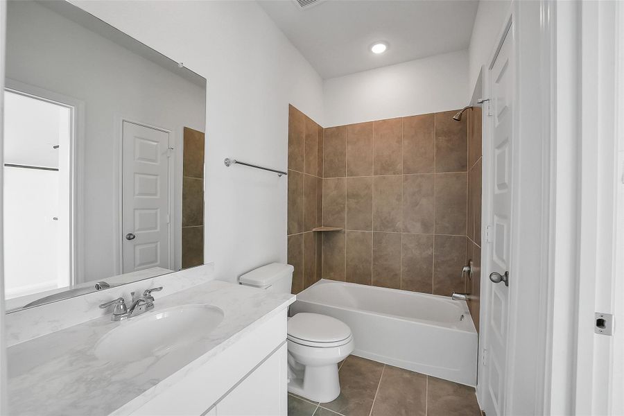 Furnished interior view inside a new home in Stone Creek Ranch, Hockley (Image 14).