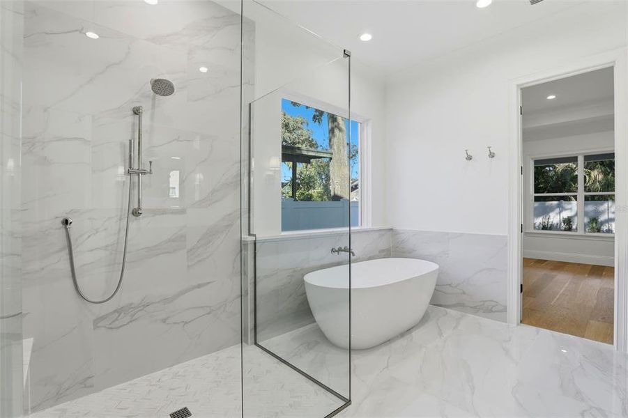 Furnished interior view inside a new home in , Orlando (Image 11).