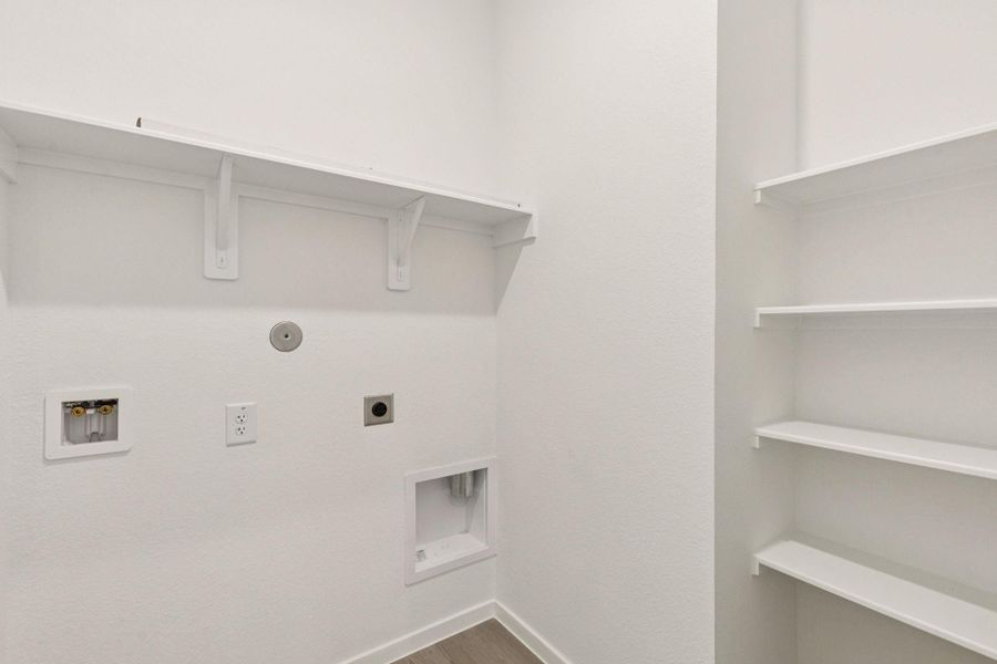 Spacious, unfurnished interior of a new home in Mavera, Conroe (Image 23).