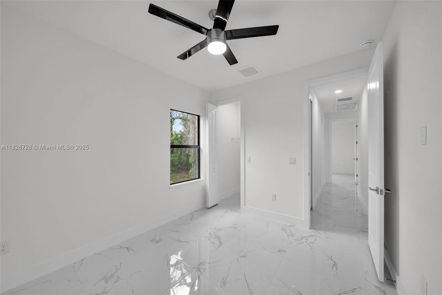 Spacious, unfurnished interior of a new home in , Lehigh Acres (Image 27).