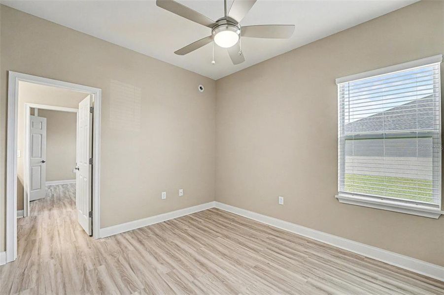 Spacious, unfurnished interior of a new home in , Lake Alfred (Image 24).