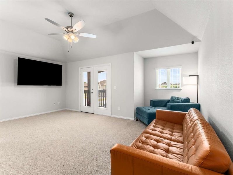 Image 33 of a home in Emerald Vista. Image 33 of a home in Emerald Vista.