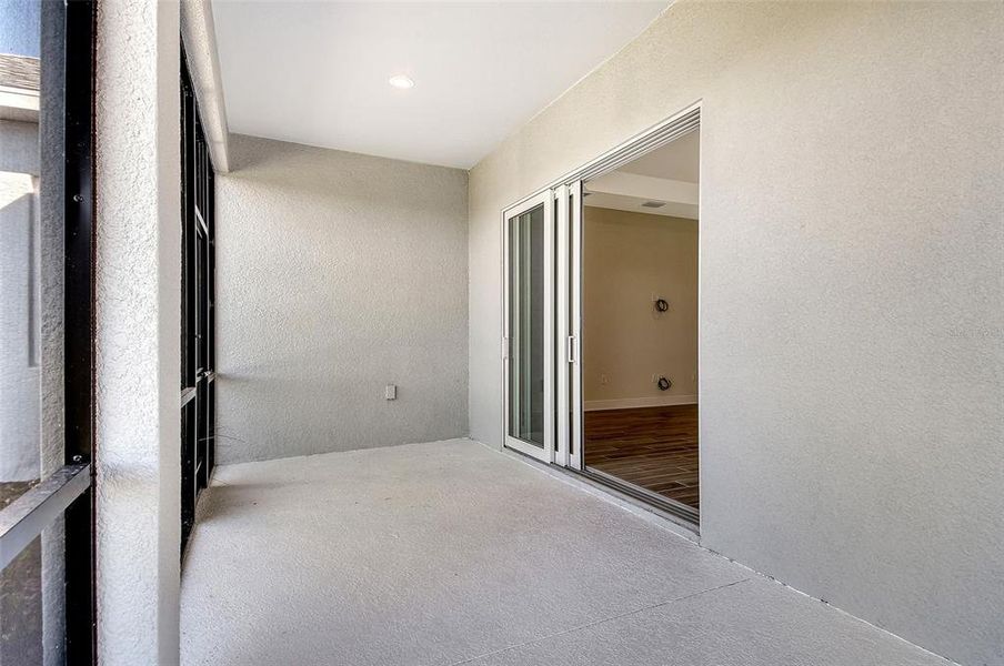 Spacious, unfurnished interior of a new home in Canoe Creek, Parrish (Image 43).