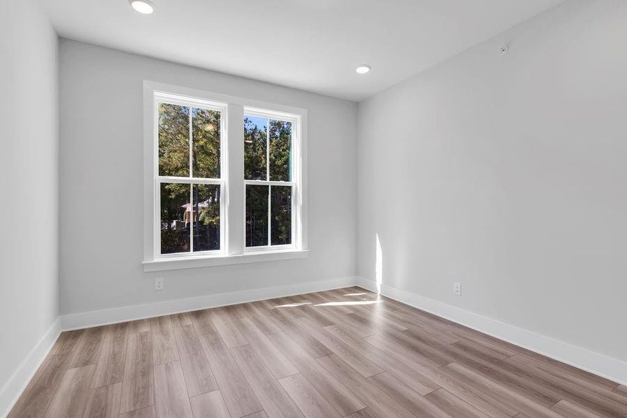 Spacious, unfurnished interior of a new home in Echo Park, Suwanee (Image 14).