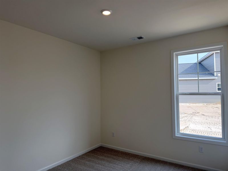 Spacious, unfurnished interior of a new home in King Farm Estates, Aynor (Image 14).