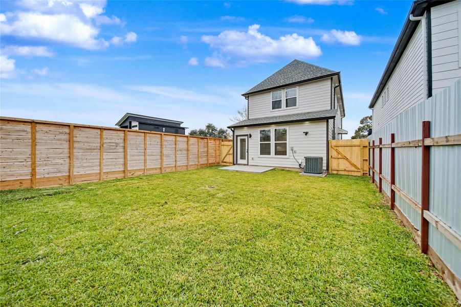 Exterior details and patio area of a home in , Houston (Image 3).