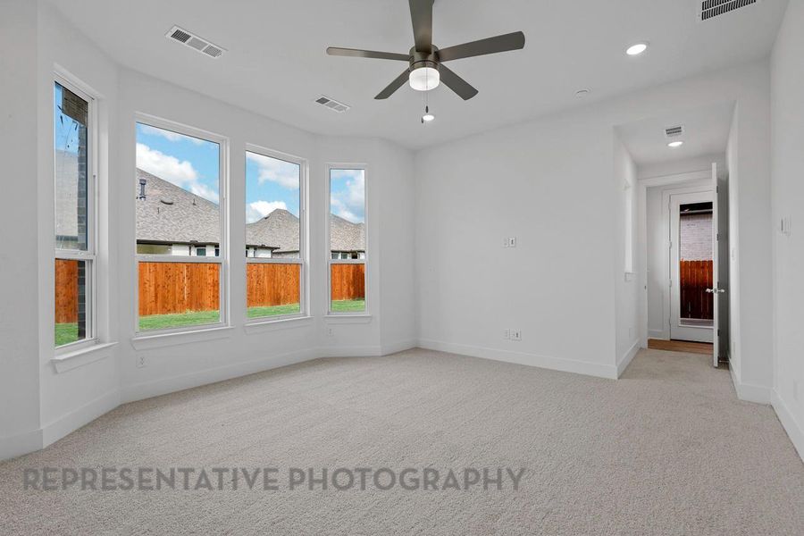 Spacious, unfurnished interior of a new home in Riceland, Mont Belvieu (Image 19).