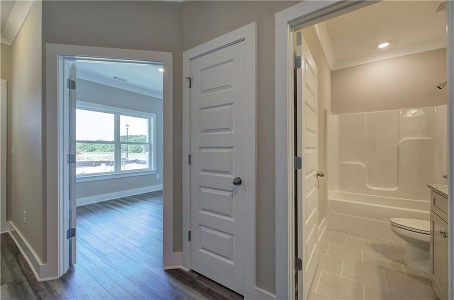 Spacious, unfurnished interior of a new home in , Cartersville (Image 14).