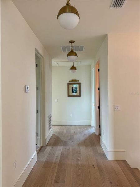 Spacious, unfurnished interior of a new home in , Tampa (Image 18).