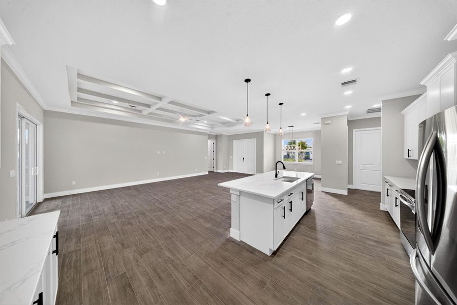 KITCHEN KITCHEN