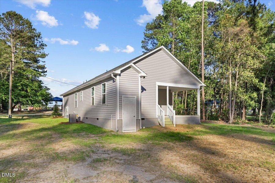 10-303 N West St-10