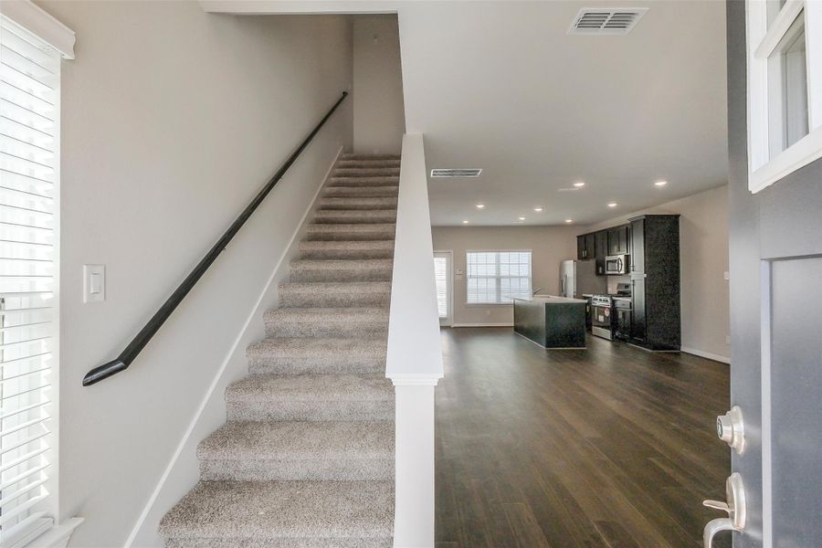 Spacious, unfurnished interior of a new home in , Houston (Image 42).