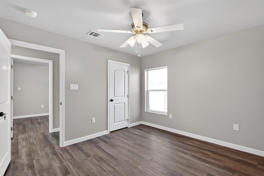 Spacious, unfurnished interior of a new home in , Cleveland (Image 14).