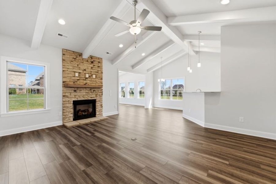 Spacious, unfurnished interior of a new home in Weybridge, Burlington (Image 22).