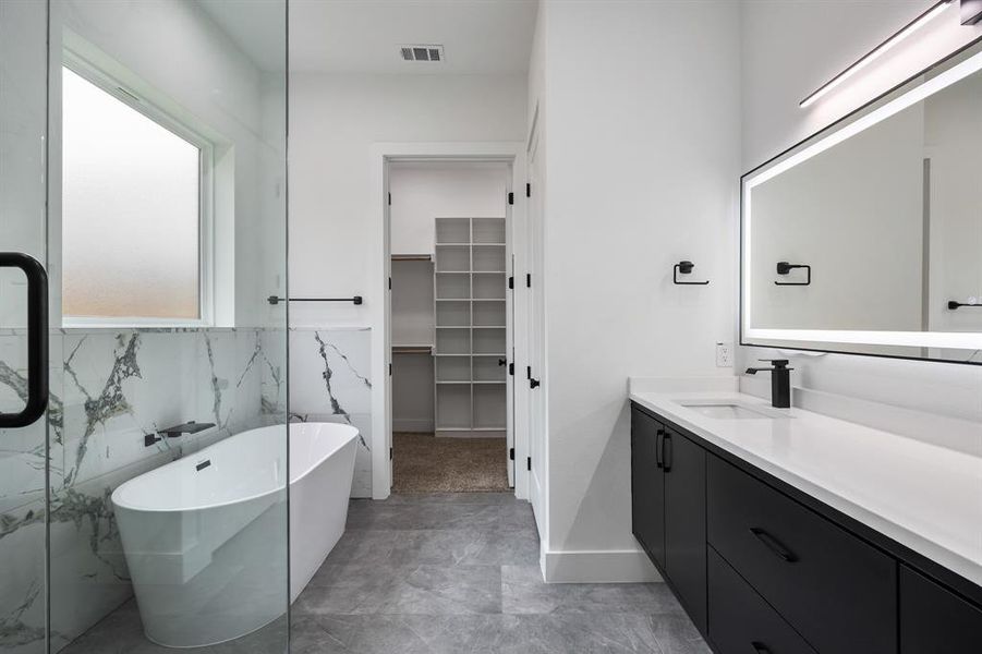 Furnished interior view inside a new home in , Dallas (Image 14).