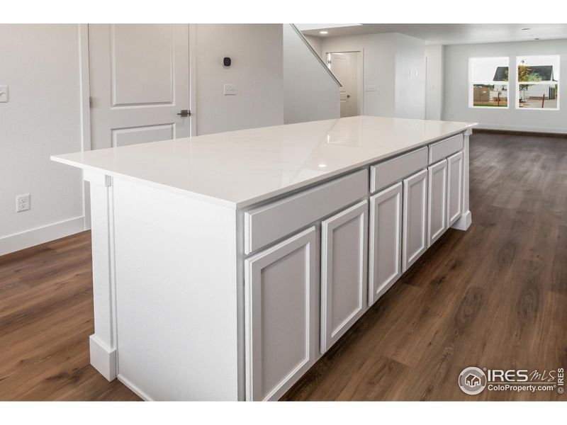 KITCHEN ISLAND