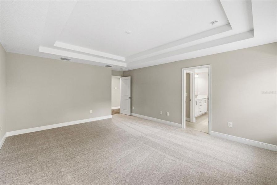 Spacious, unfurnished interior of a new home in , St. Petersburg (Image 21).