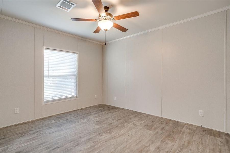 Spacious, unfurnished interior of a new home in , Alvarado (Image 27).