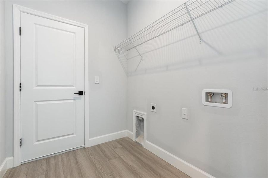 Spacious, unfurnished interior of a new home in , Port Charlotte (Image 13).