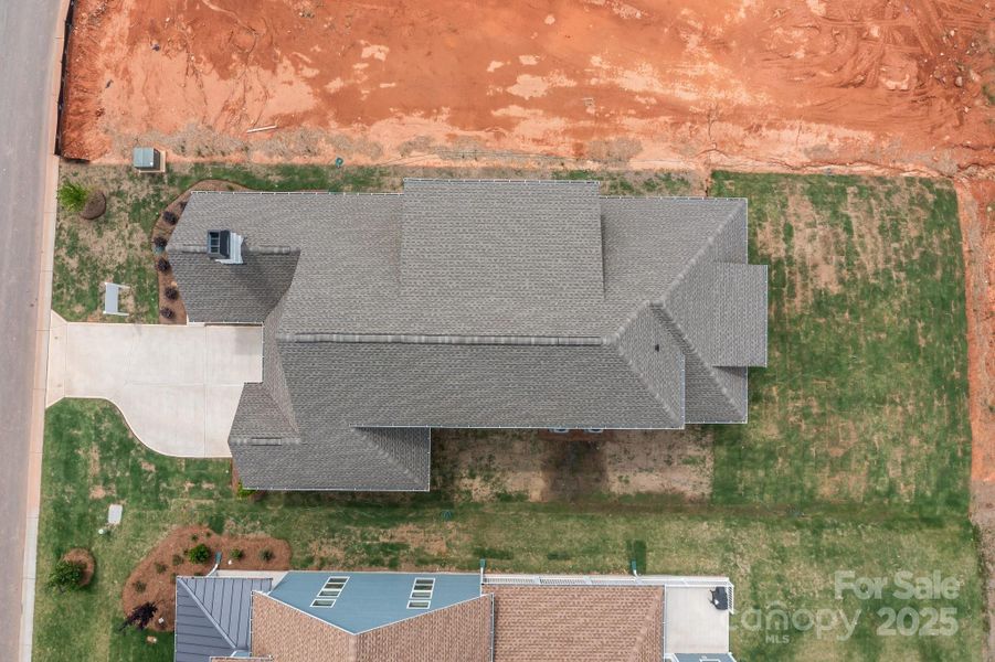 Image 44 of a home in Lakeside Pointe.