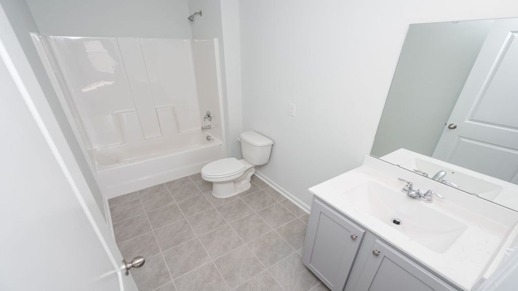 Representative furnished interior of a home built from the ROBIE by D.R. Horton in Island Green, Myrtle Beach (Image 16).