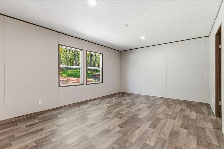 Spacious, unfurnished interior of a new home in , Dahlonega (Image 31).