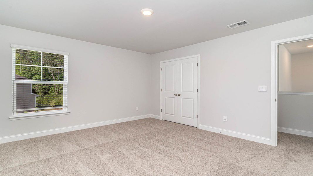 Representative unfurnished interior of a home built from the HARBOR OAK by D.R. Horton in Haven View, Murrells Inlet (Image 36).
