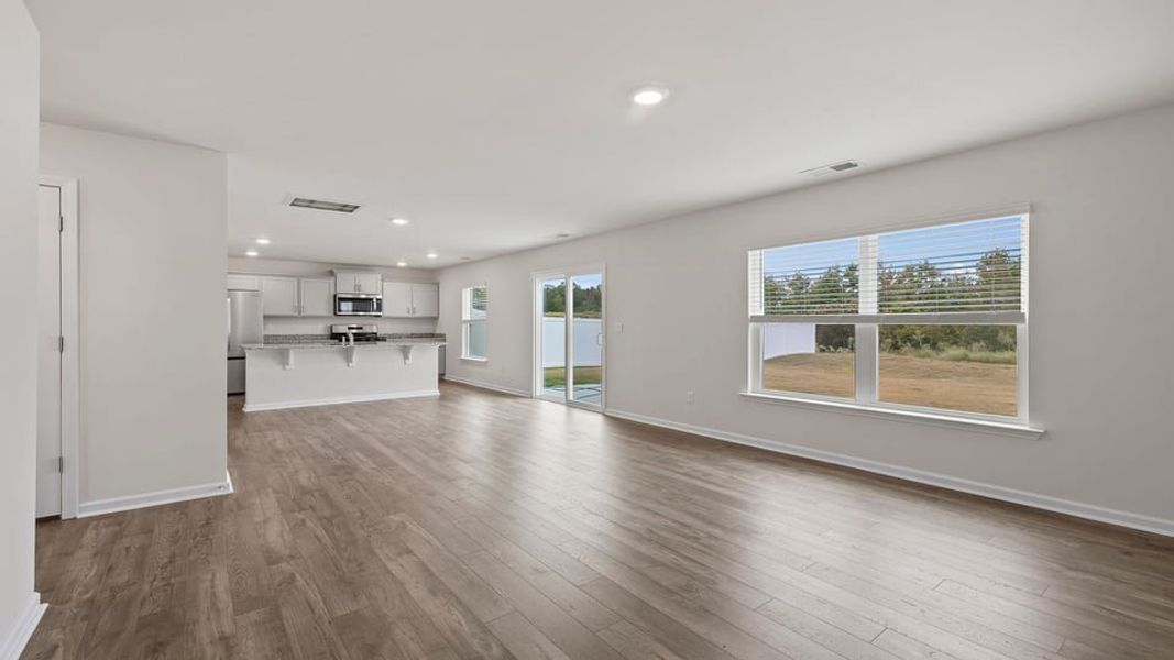 Spacious, unfurnished interior of a new home in Lakestone, Woodruff (Image 26).