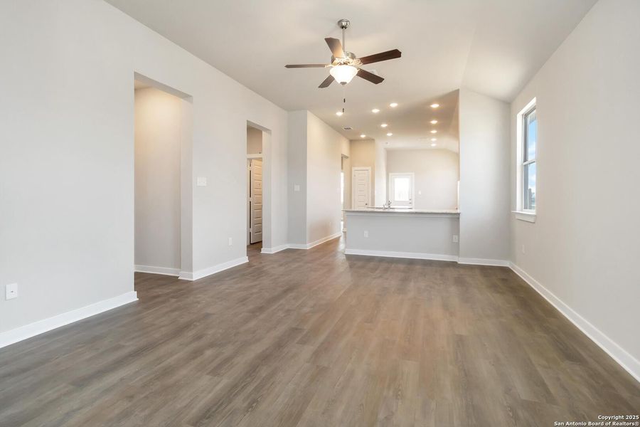 Spacious, unfurnished interior of a new home in Applewhite Meadows, San Antonio (Image 21).