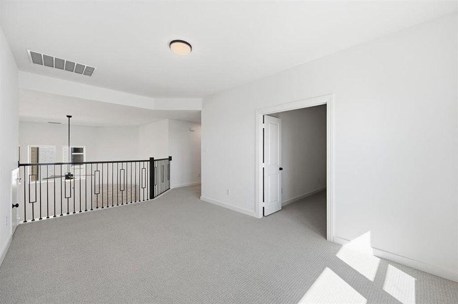Spacious, unfurnished interior of a new home in Wildridge, Oak Point (Image 17). Spacious, unfurnished interior of a new home in Wildridge, Oak Point (Image 17).