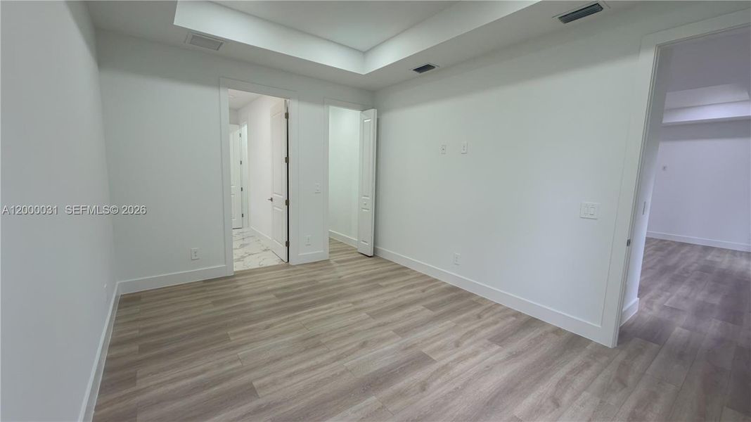 Spacious, unfurnished interior of a new home in , Fort Myers (Image 13).