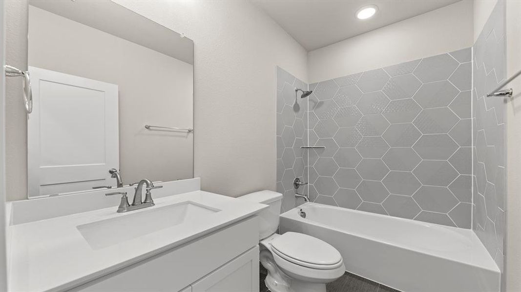 04. 1315 Burgess - 2ND Bath