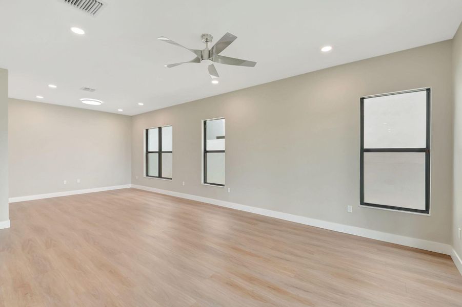 Spacious, unfurnished interior of a new home in , Boca Raton (Image 40).