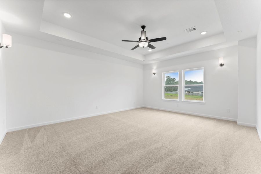 Spacious, unfurnished interior of a new home in , Tomball (Image 34).