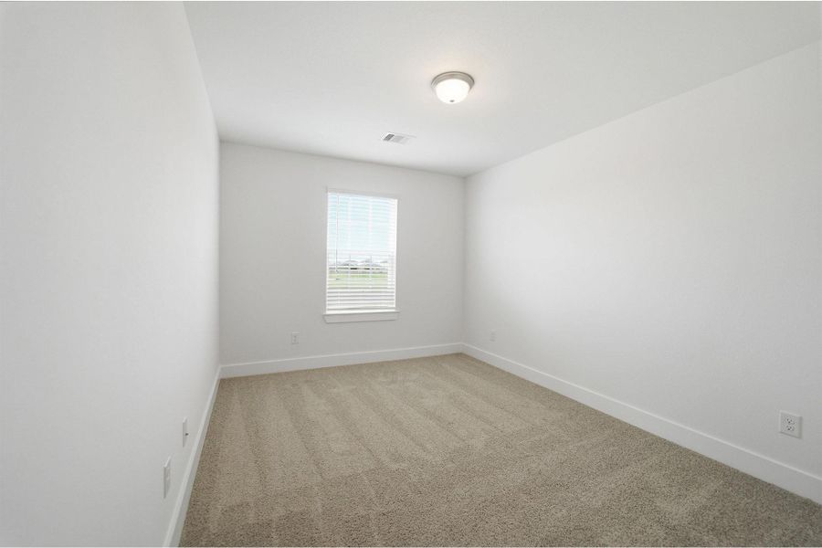 Spacious, unfurnished interior of a new home in Bay Creek, Baytown (Image 20).