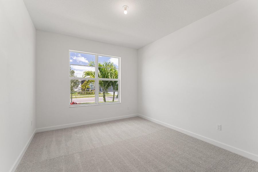 Spacious, unfurnished interior of a new home in Tradition - Telaro, Port St. Lucie (Image 8).