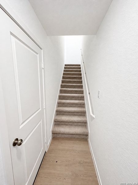 Spacious, unfurnished interior of a new home in Sapphire Grove, San Antonio (Image 14).