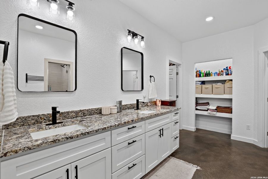 Furnished interior view inside a new home in , Kenedy (Image 7).
