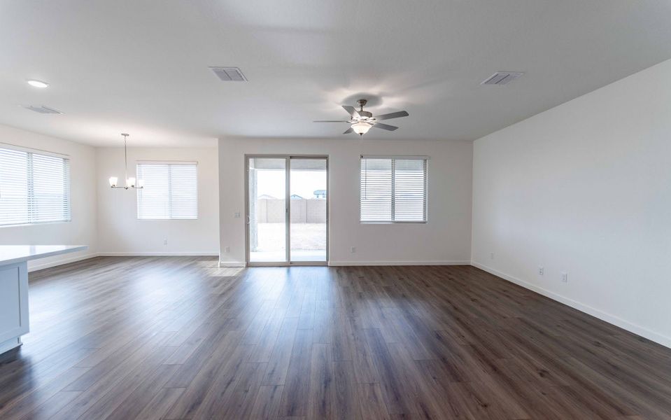 Spacious, unfurnished interior of a new home in Rancho Mirage, Maricopa (Image 10). Spacious, unfurnished interior of a new home in Rancho Mirage, Maricopa (Image 10).