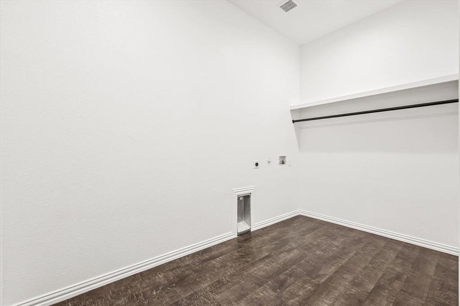 Spacious, unfurnished interior of a new home in , Dallas (Image 23). Spacious, unfurnished interior of a new home in , Dallas (Image 23).