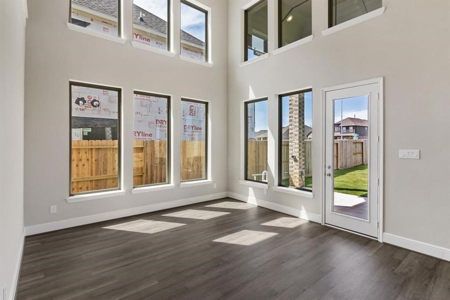 Image 10 of a home in Candela 60'.