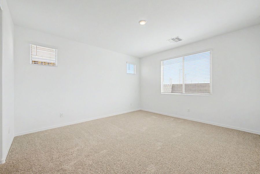 Spacious, unfurnished interior of a new home in Tyler Ranch, Buckeye (Image 10).