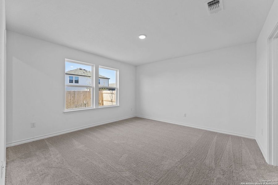 Spacious, unfurnished interior of a new home in Meadows at Clear Springs, New Braunfels (Image 23). Spacious, unfurnished interior of a new home in Meadows at Clear Springs, New Braunfels (Image 23).