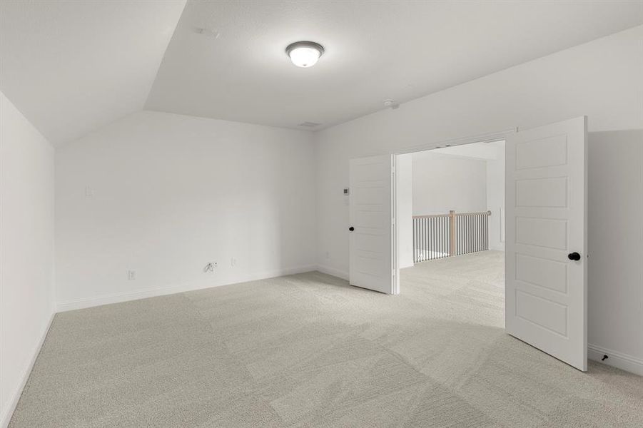 22. 1716 Hillside - Media