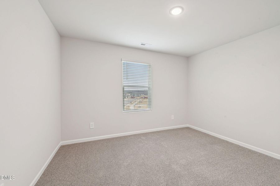 26-web-or-mls-Raleigh - Oak Manor - 133