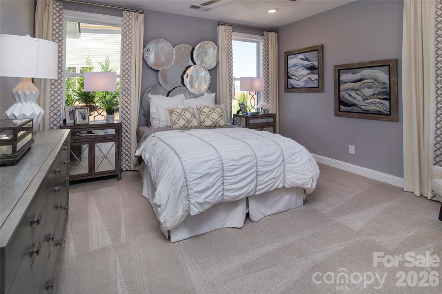 Model photo used for reference