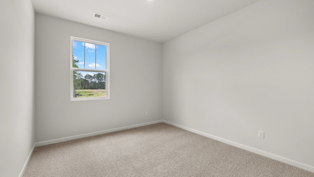 Spacious, unfurnished interior of a new home in Fairway 17 at Mirror Lake, Villa Rica (Image 25).