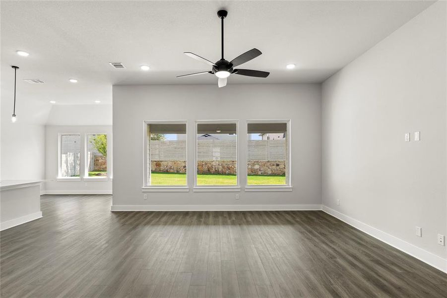 Spacious, unfurnished interior of a new home in Inspiration Collection 60 at Painted Tree, McKinney (Image 21). Spacious, unfurnished interior of a new home in Inspiration Collection 60 at Painted Tree, McKinney (Image 21).