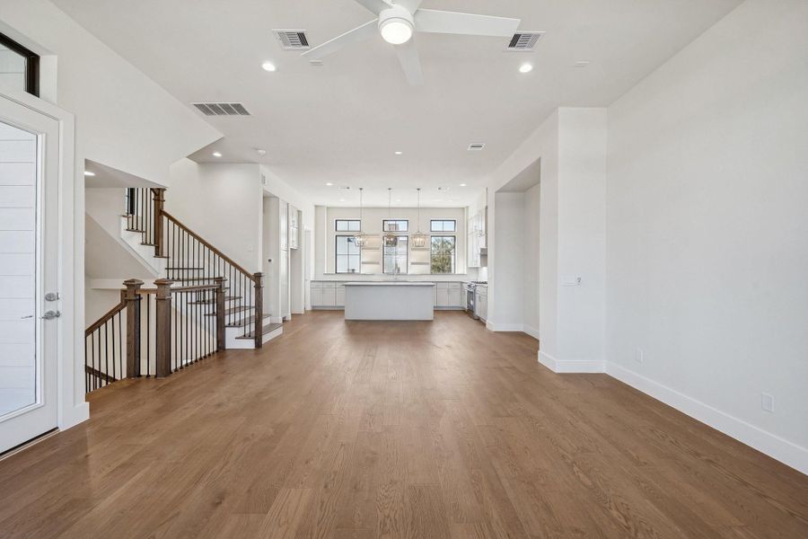 Spacious, unfurnished interior of a new home in Spring Valley Creek, Houston (Image 20).