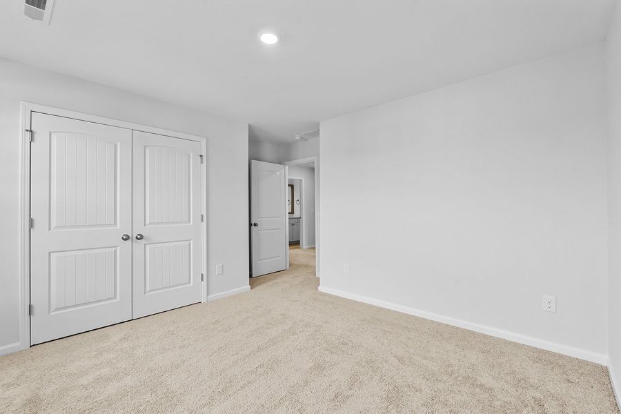 Spacious, unfurnished interior of a new home in Hanes Lake, Winston-Salem (Image 30).